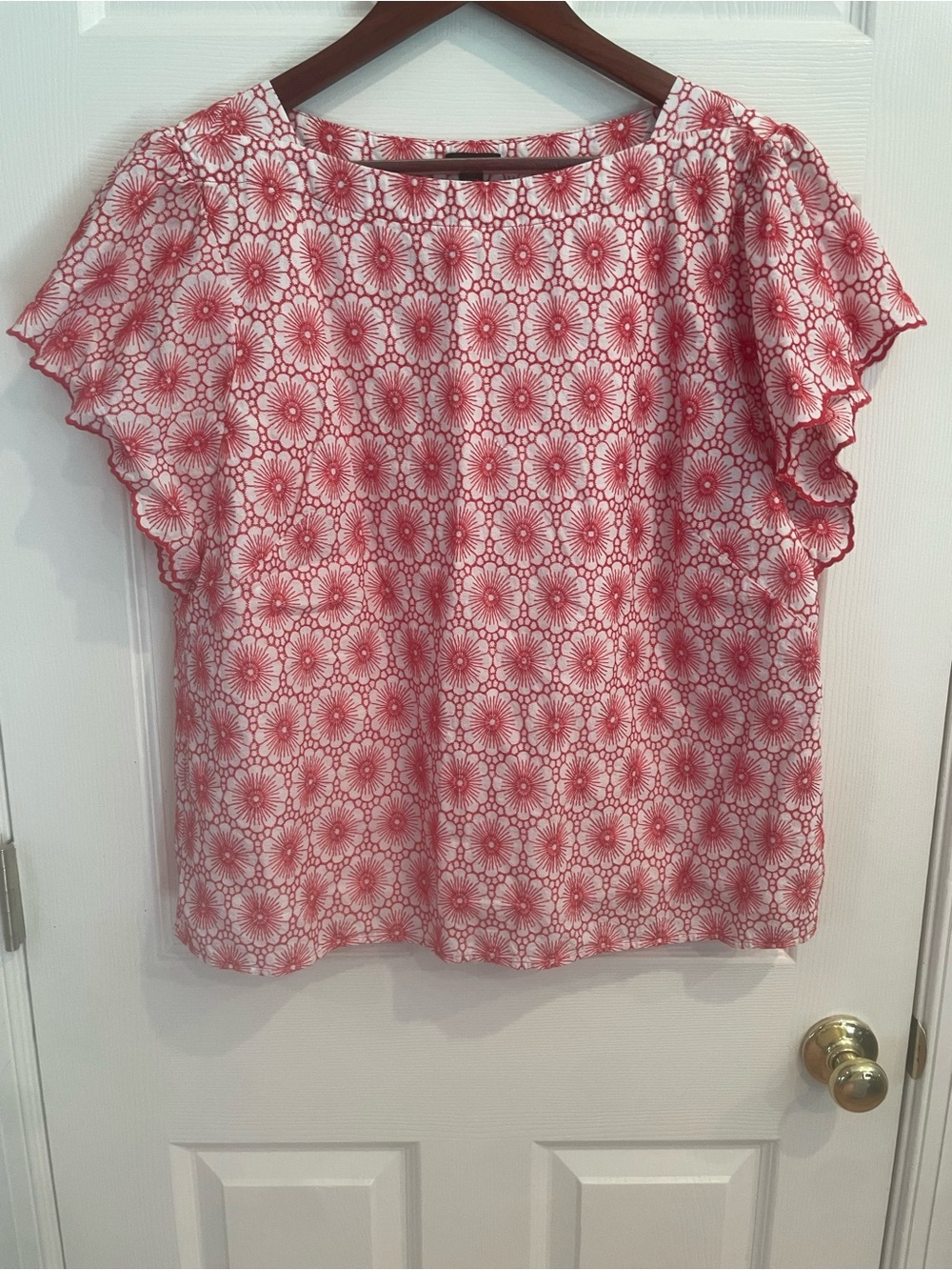 Ann Taylor Floral Red and White Short Sleeve Blouse